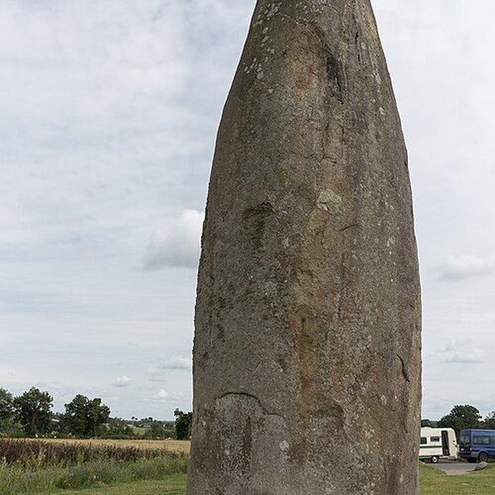 Photo de Menhir de Champ-Dolent à Dol-de-Bretagne