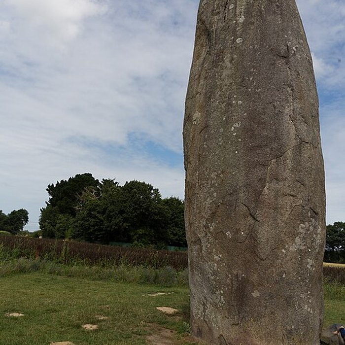 Photo de Menhir de Champ-Dolent à Dol-de-Bretagne