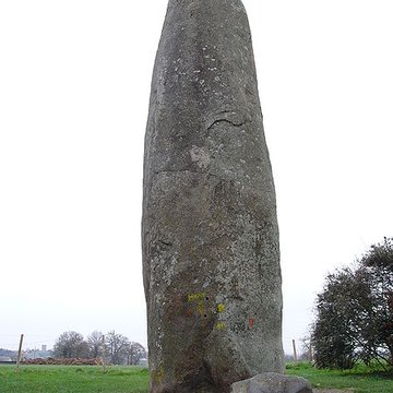 Menhir de Champ-Dolent à Dol-de-Bretagne