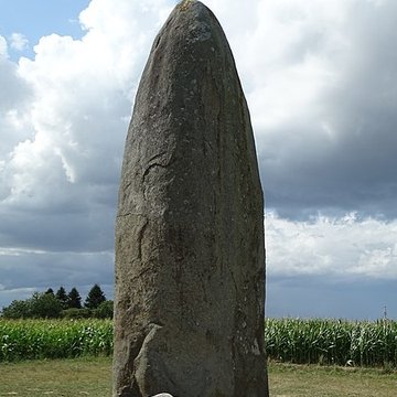 Menhir de Champ-Dolent à Dol-de-Bretagne