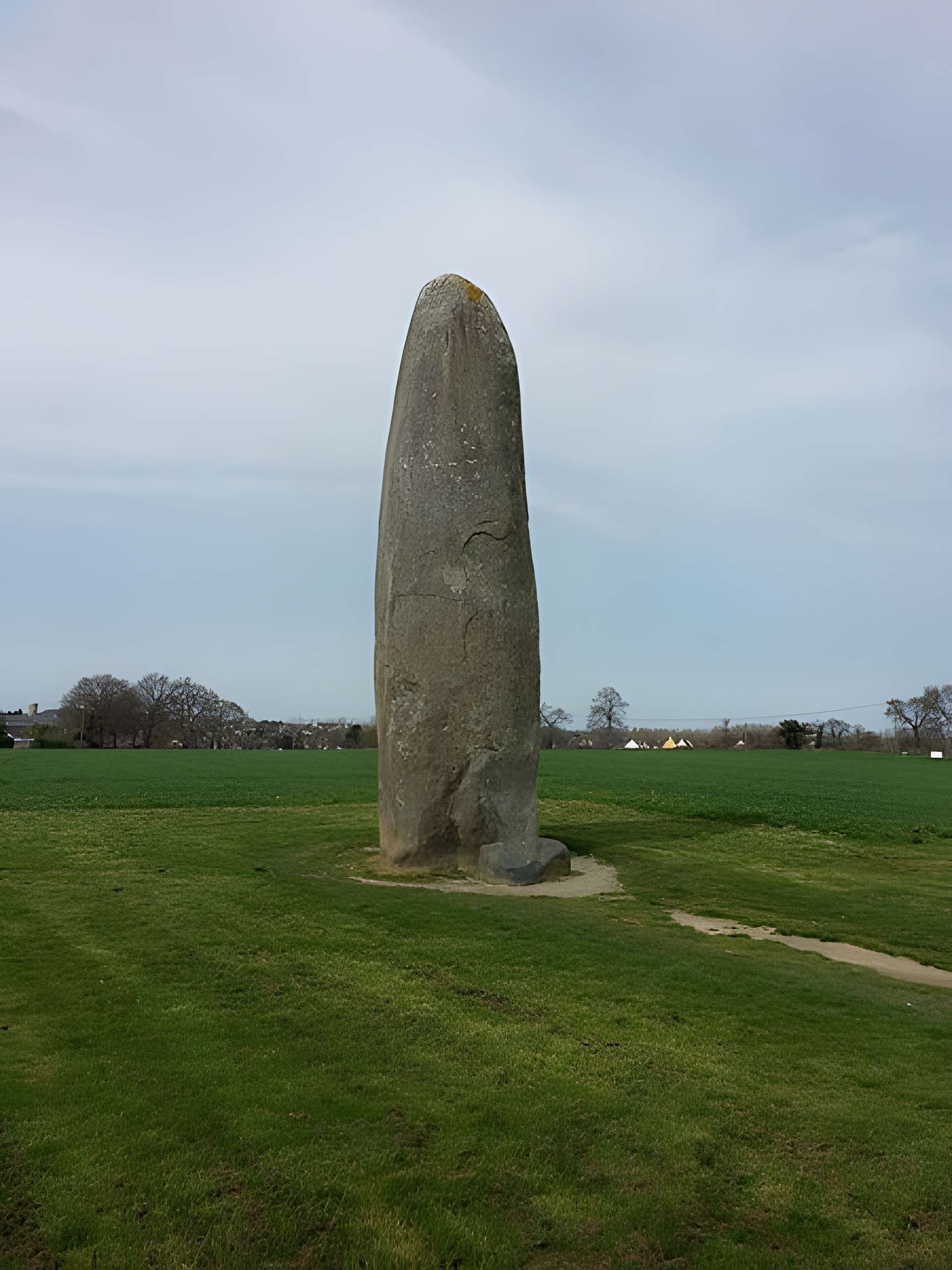 Menhir de Champ-Dolent à Dol-de-Bretagne