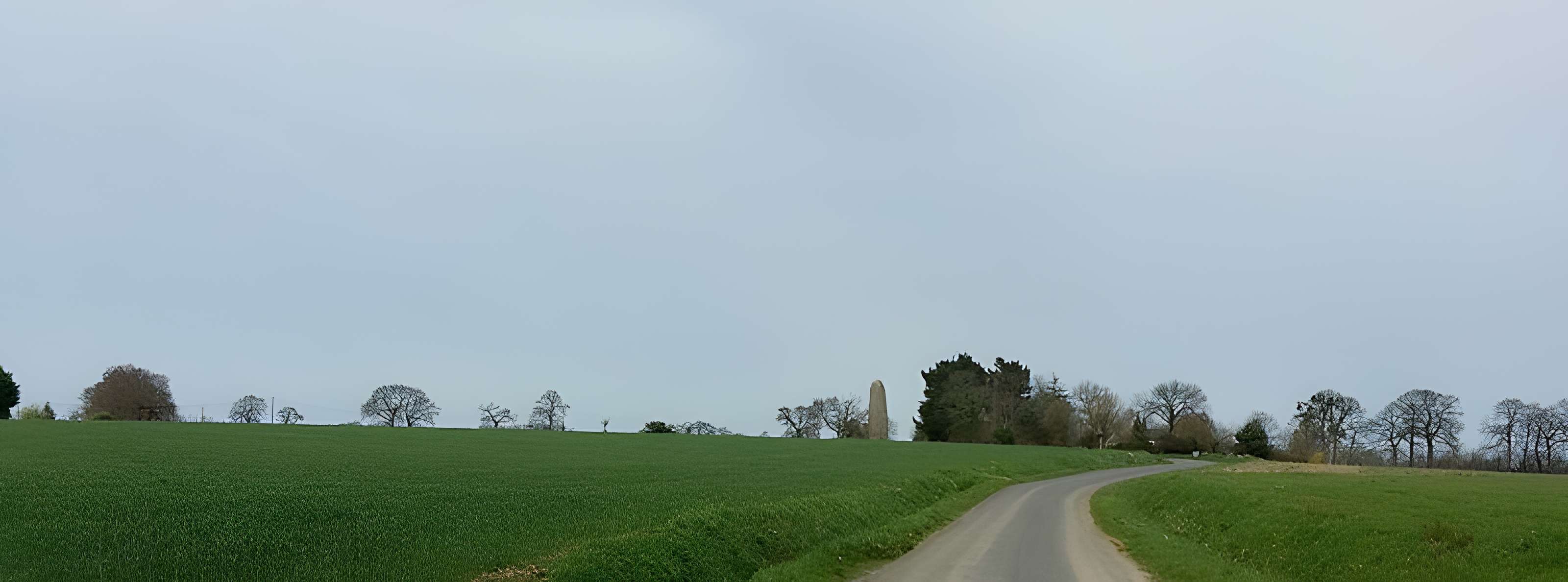 Menhir de Champ-Dolent à Dol-de-Bretagne