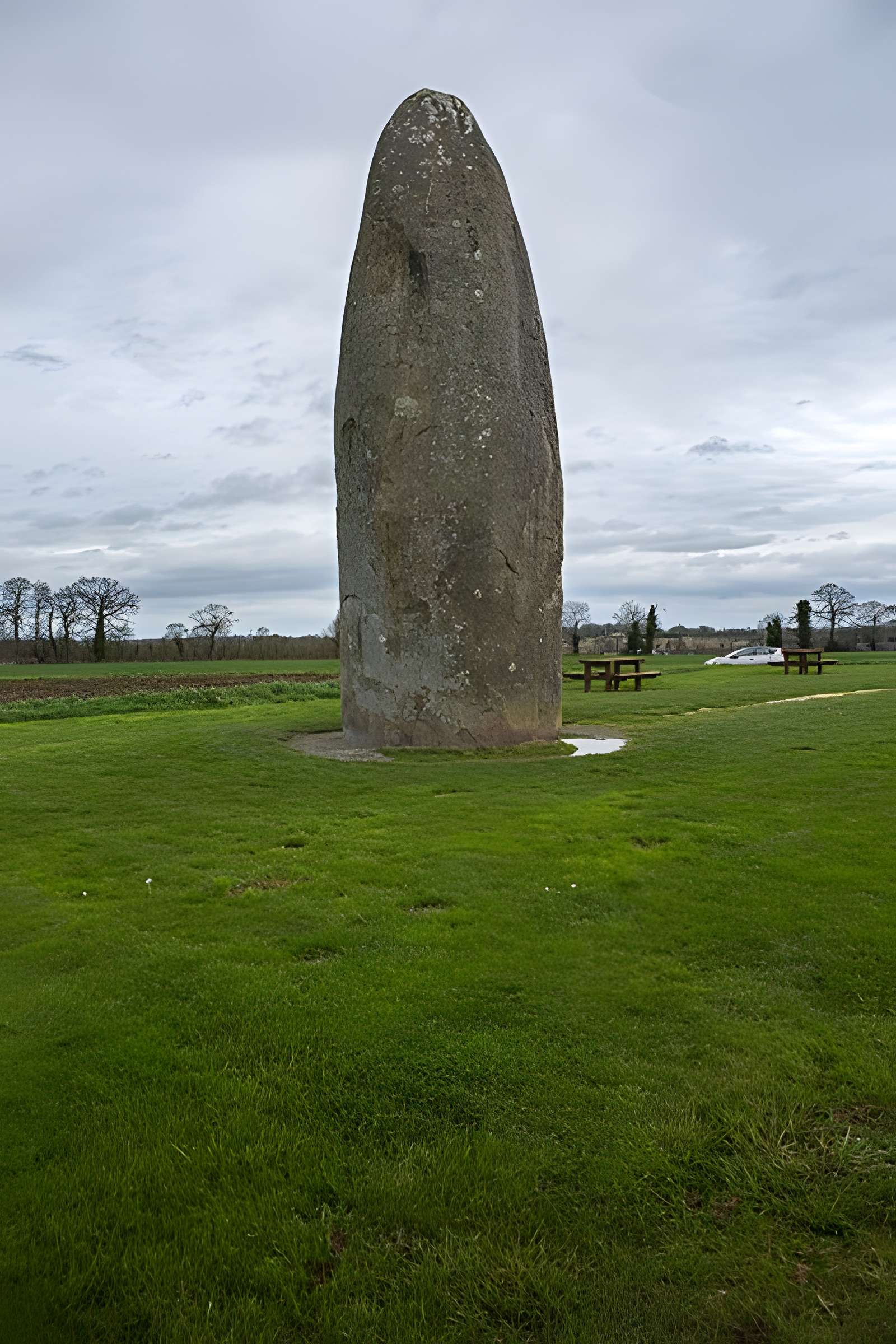 Menhir de Champ-Dolent à Dol-de-Bretagne