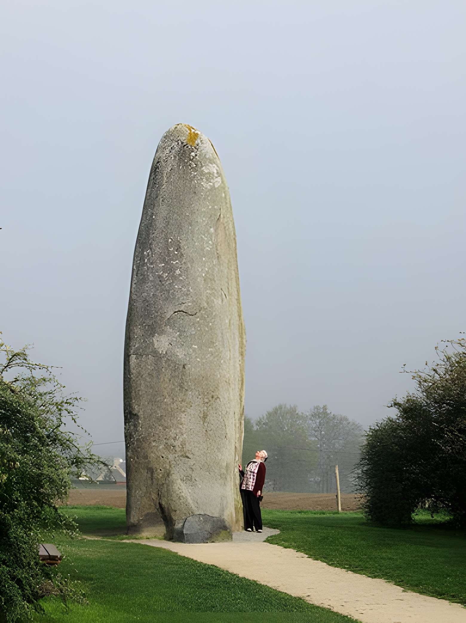 Menhir de Champ-Dolent à Dol-de-Bretagne 