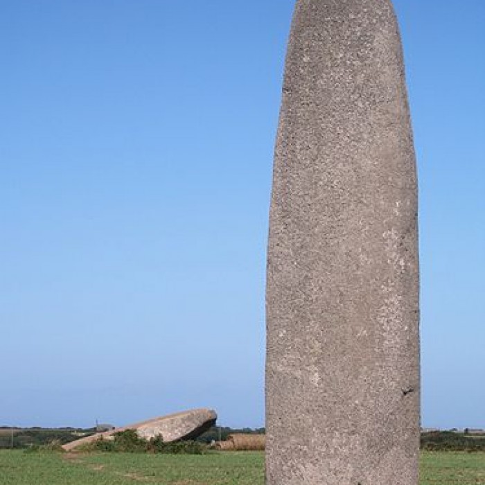Photo de Menhir de Kergadiou à Plourin