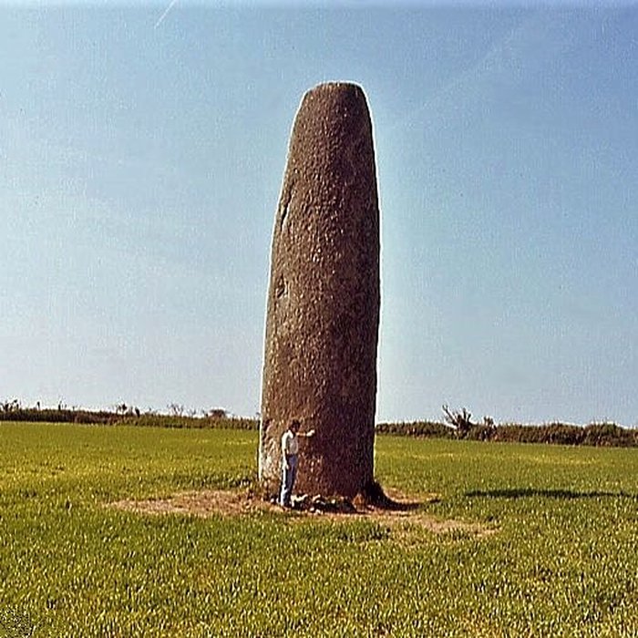 Photo de Menhir de Kergadiou à Plourin