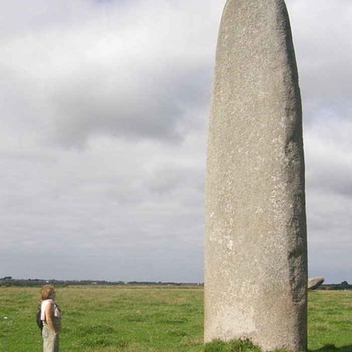 Photo de Menhir de Kergadiou à Plourin