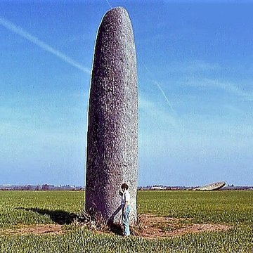 Menhir de Kergadiou à Plourin