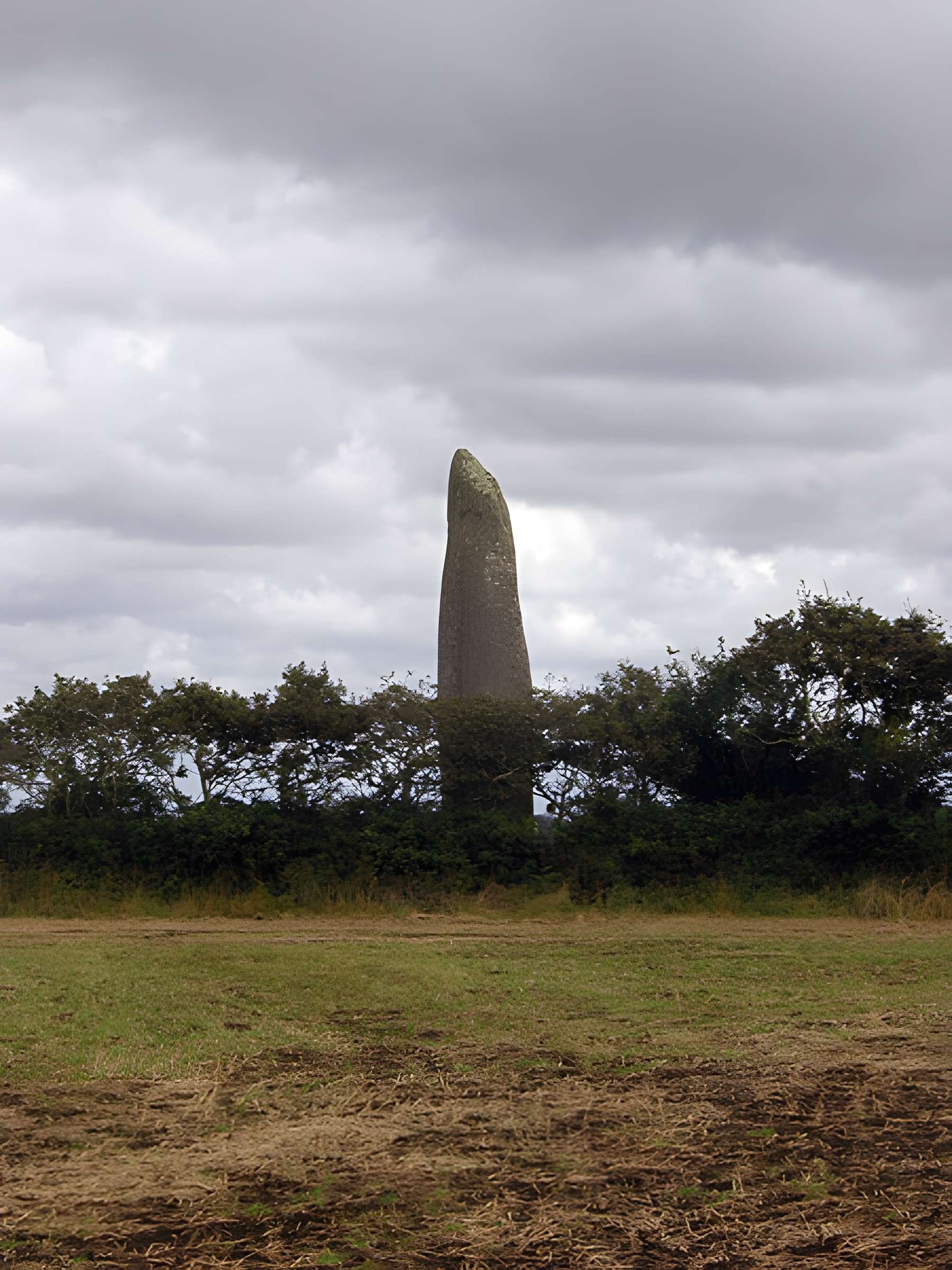 Menhir de Kerveatoux, ou de Kerloas
