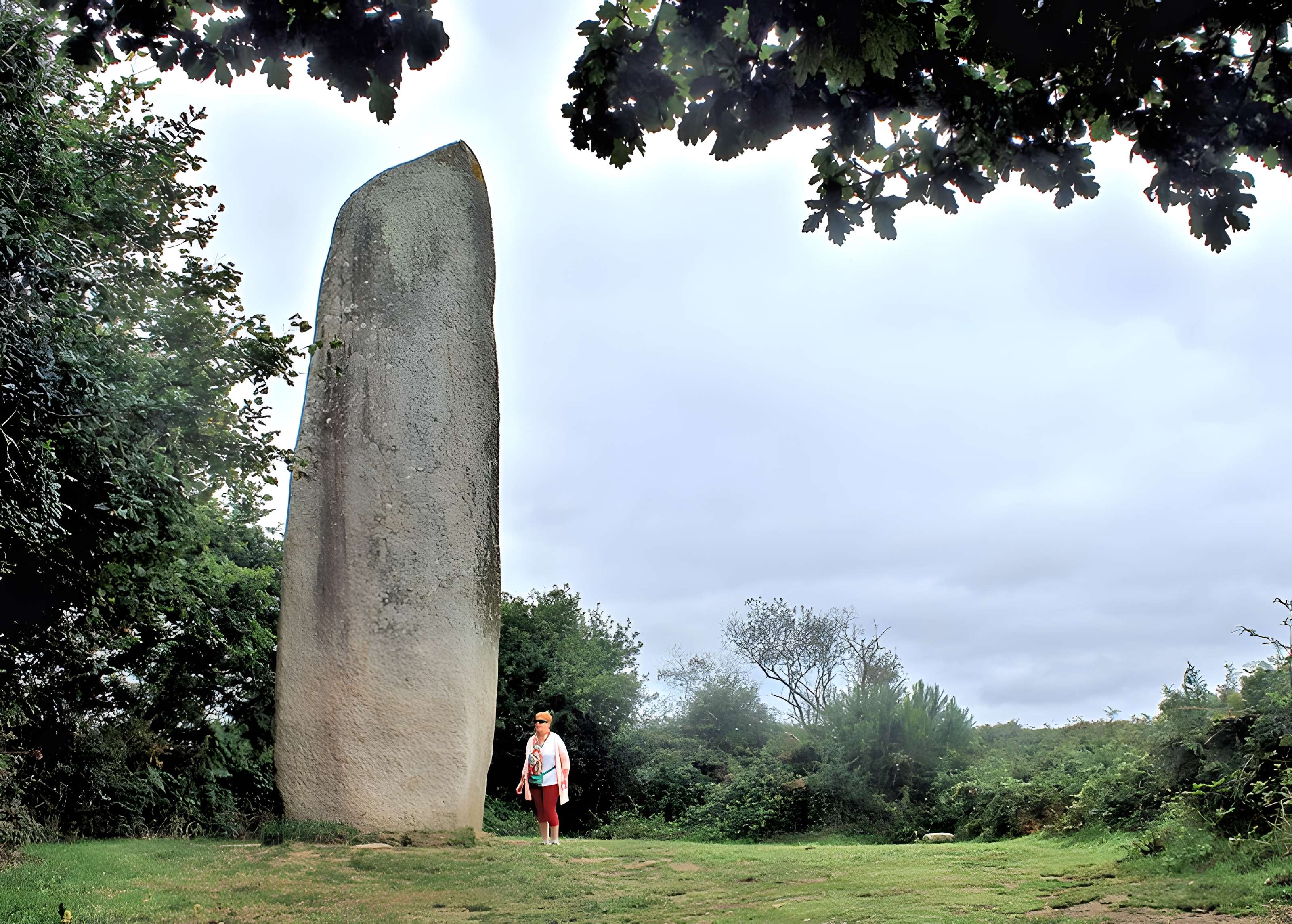 Menhir de Kerveatoux, ou de Kerloas