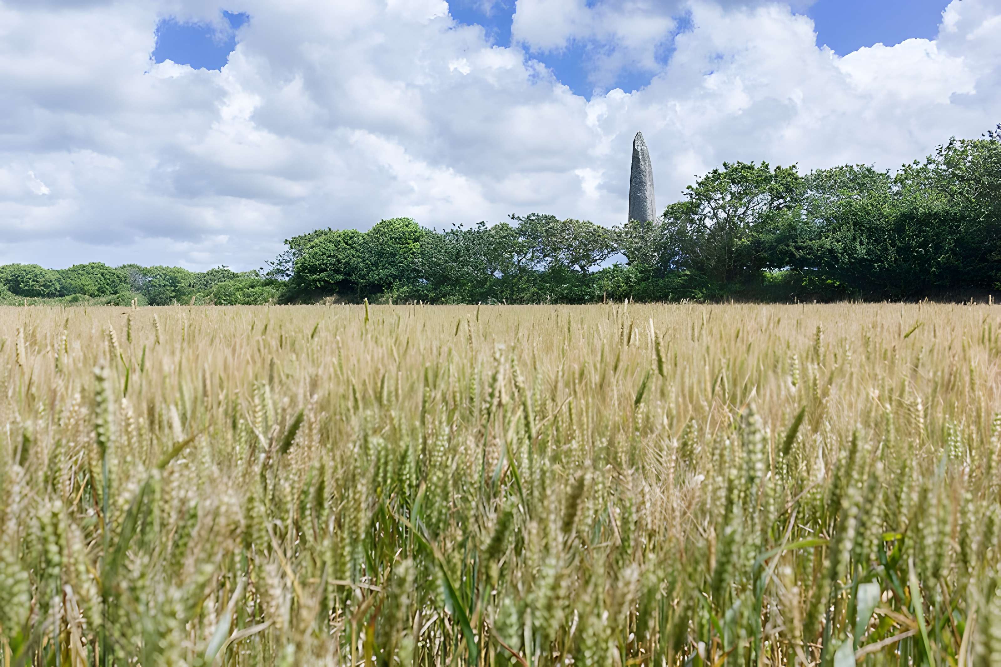 Menhir de Kerveatoux, ou de Kerloas