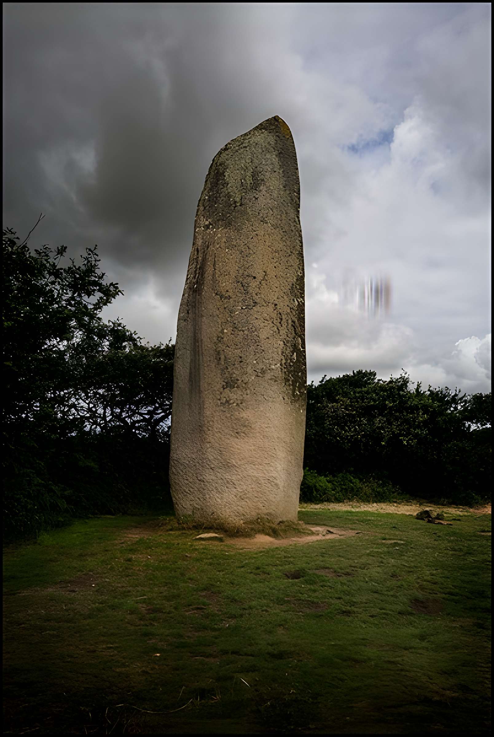 Menhir de Kerveatoux, ou de Kerloas