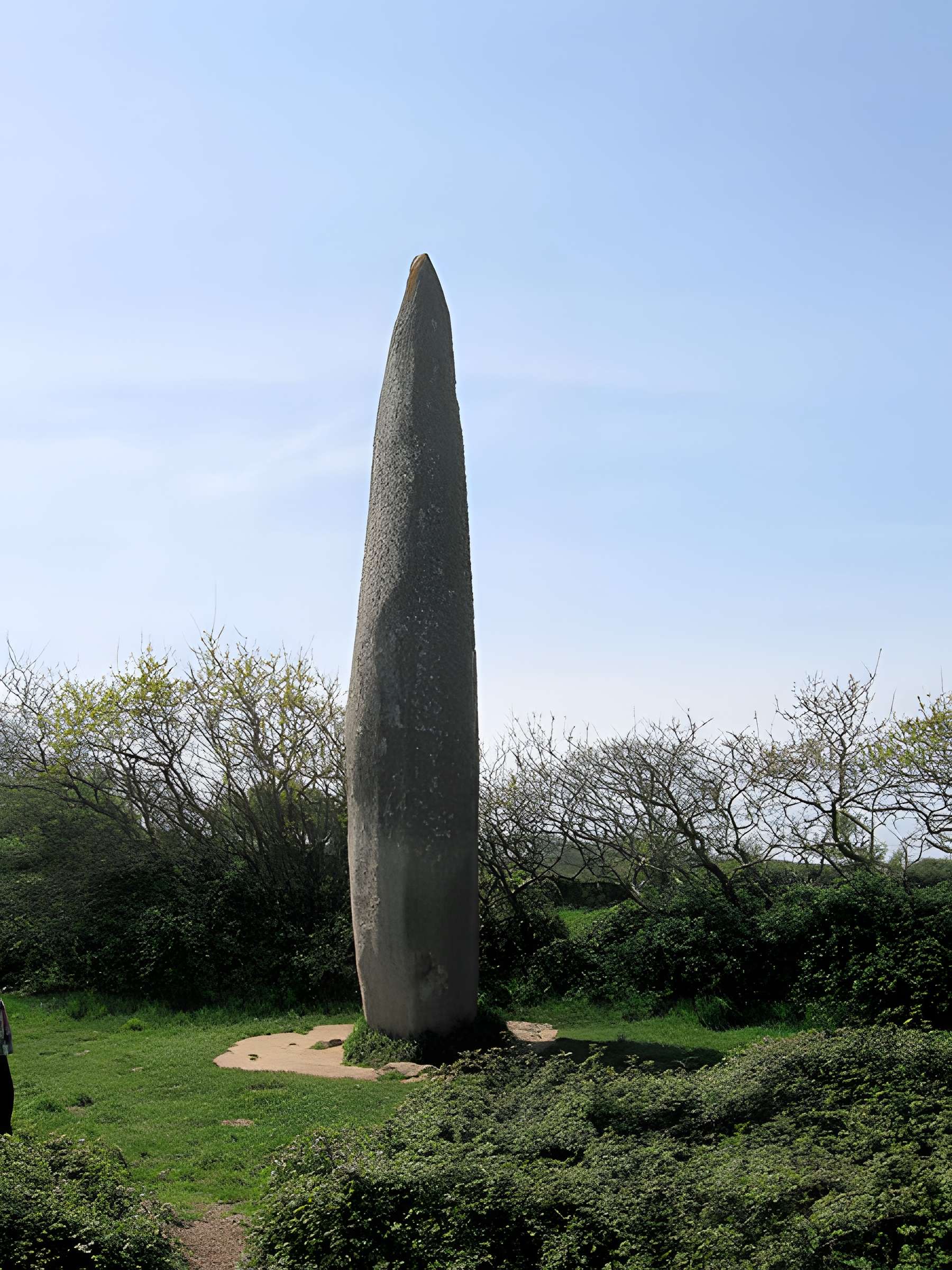 Menhir de Kerveatoux, ou de Kerloas