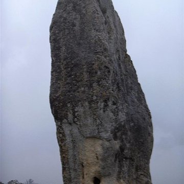 Menhir de Peyrefitte à Saint-Sulpice-de-Faleyrens