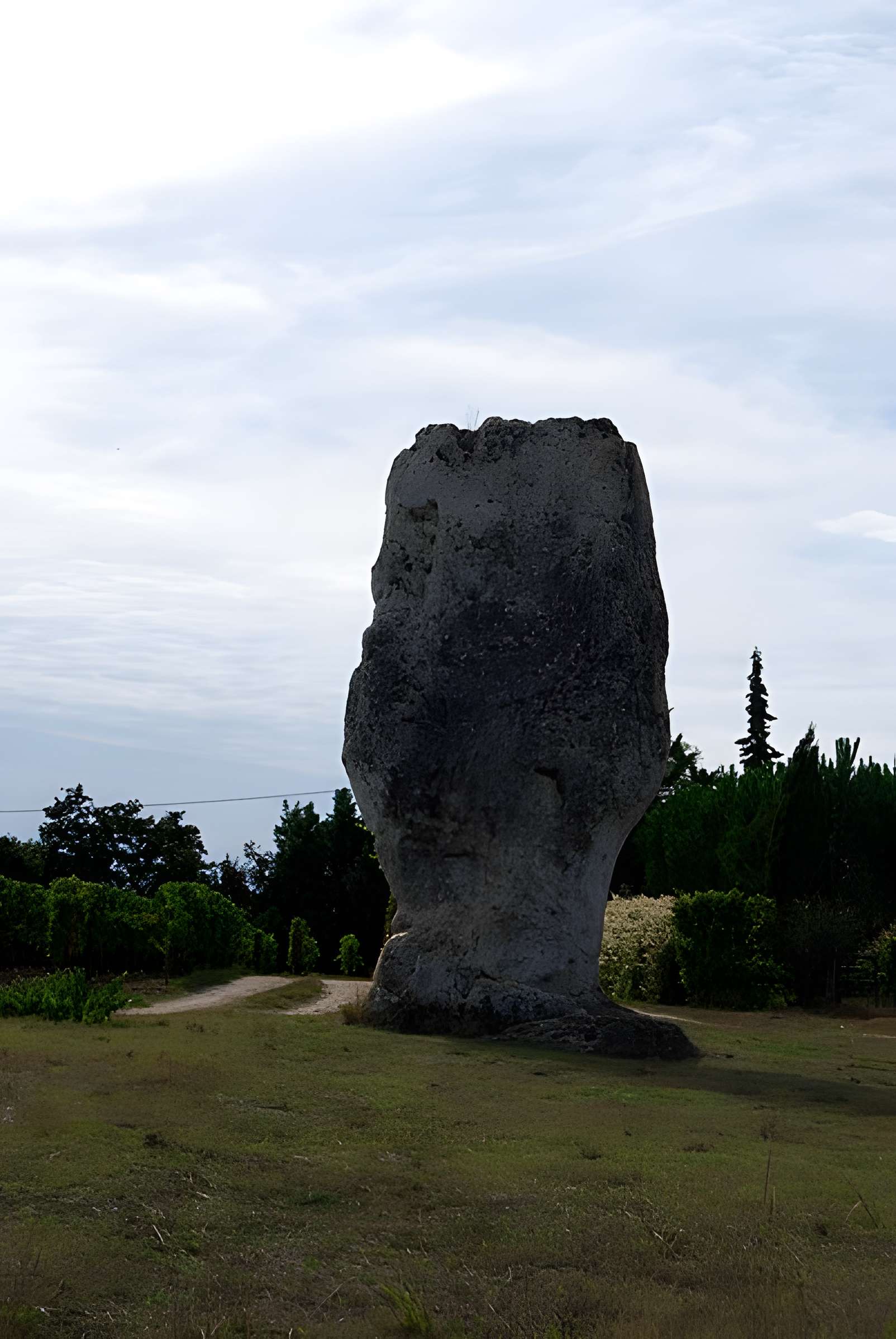 Menhir de Peyrefitte à Saint-Sulpice-de-Faleyrens