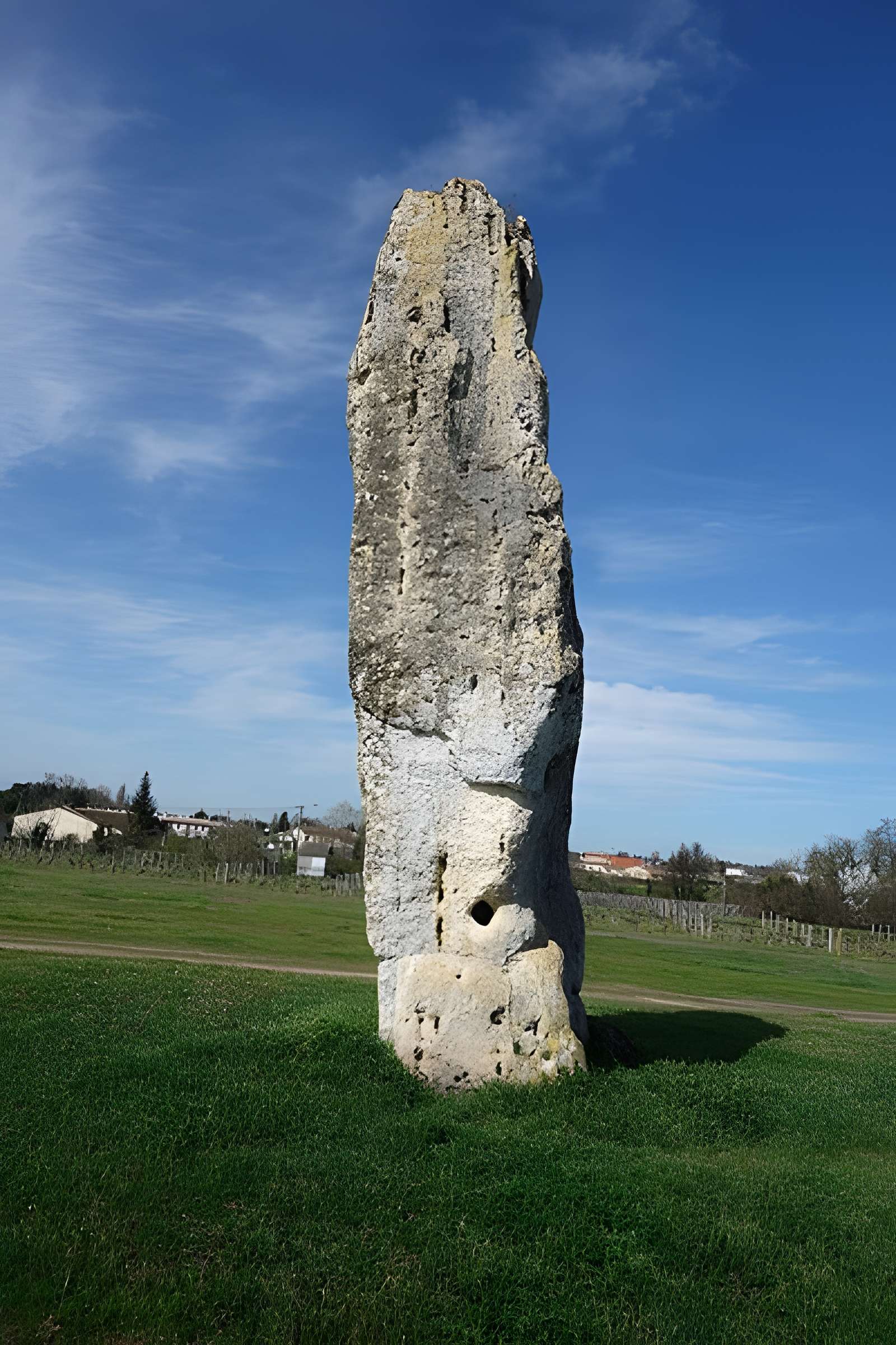 Menhir de Peyrefitte à Saint-Sulpice-de-Faleyrens