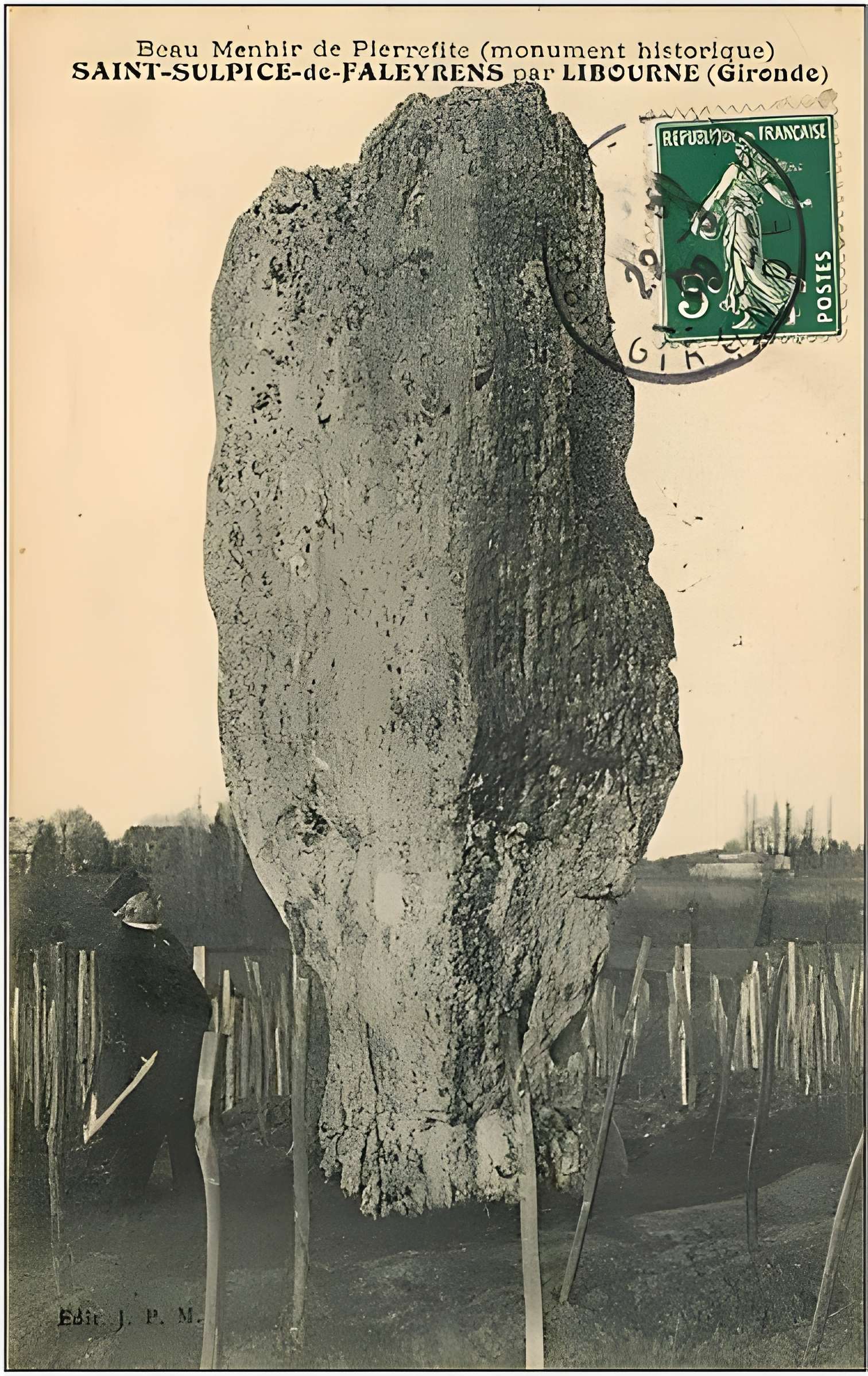 Menhir de Peyrefitte à Saint-Sulpice-de-Faleyrens