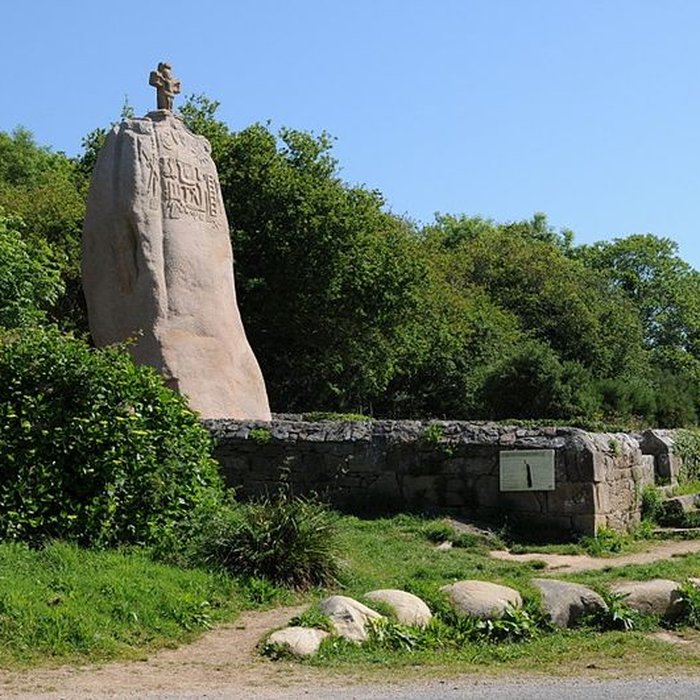 Photo de Menhir de Saint-Uzec à Pleumeur-Bodou