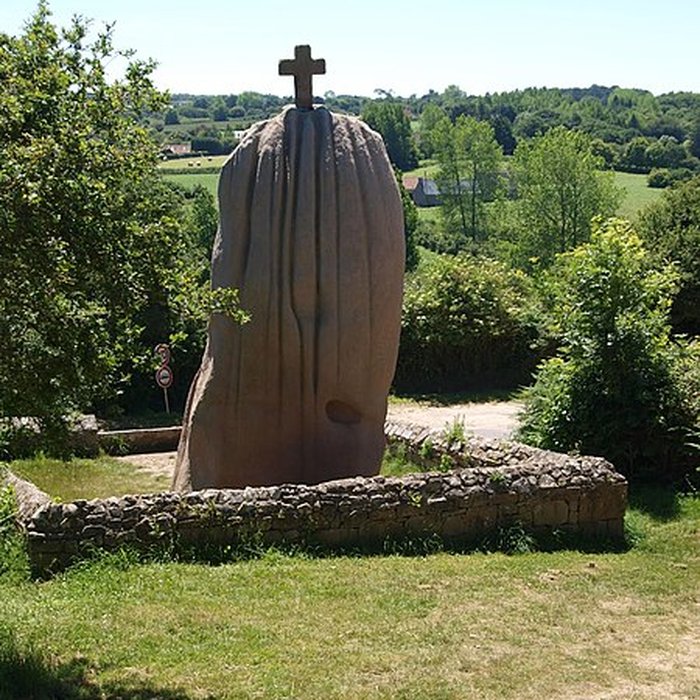 Photo de Menhir de Saint-Uzec à Pleumeur-Bodou