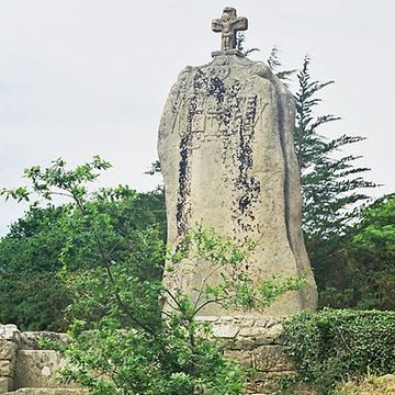 Menhir de Saint-Uzec à Pleumeur-Bodou