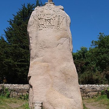 Menhir de Saint-Uzec à Pleumeur-Bodou