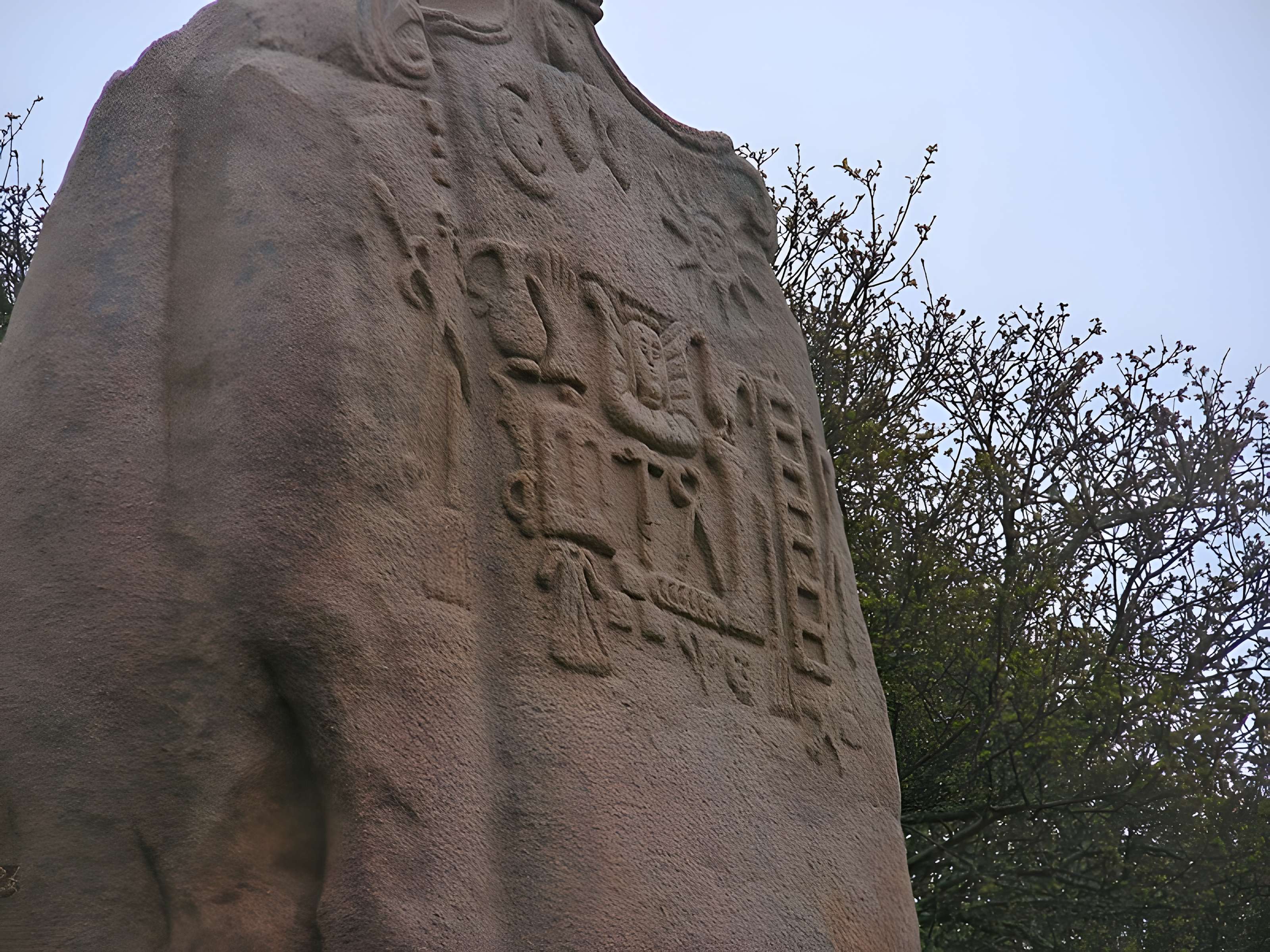 Menhir de Saint-Uzec à Pleumeur-Bodou