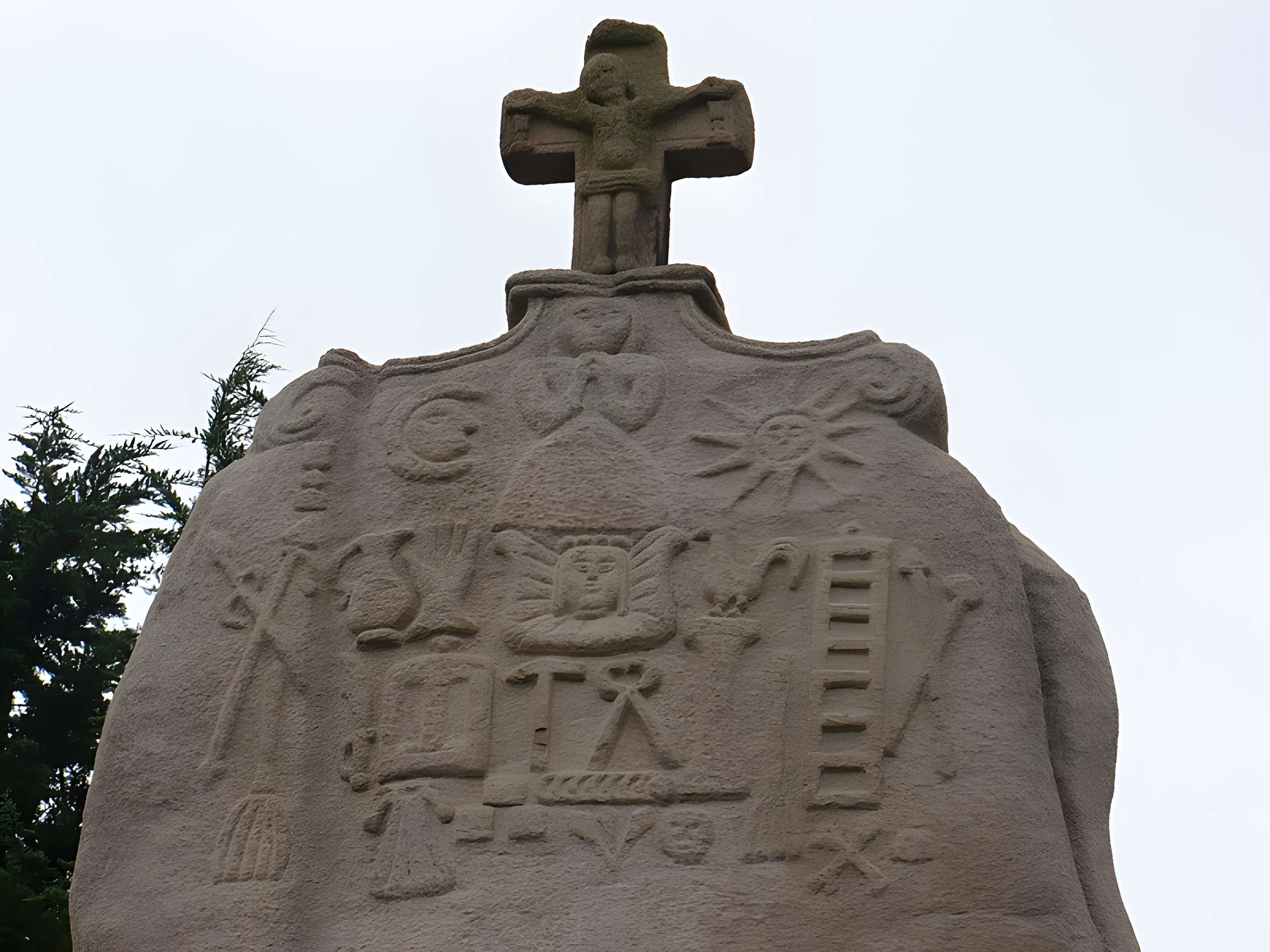 Menhir de Saint-Uzec à Pleumeur-Bodou