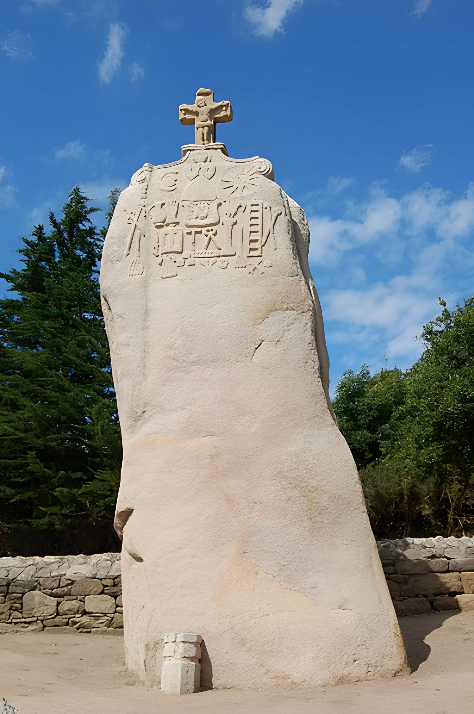 Menhir de Saint-Uzec à Pleumeur-Bodou