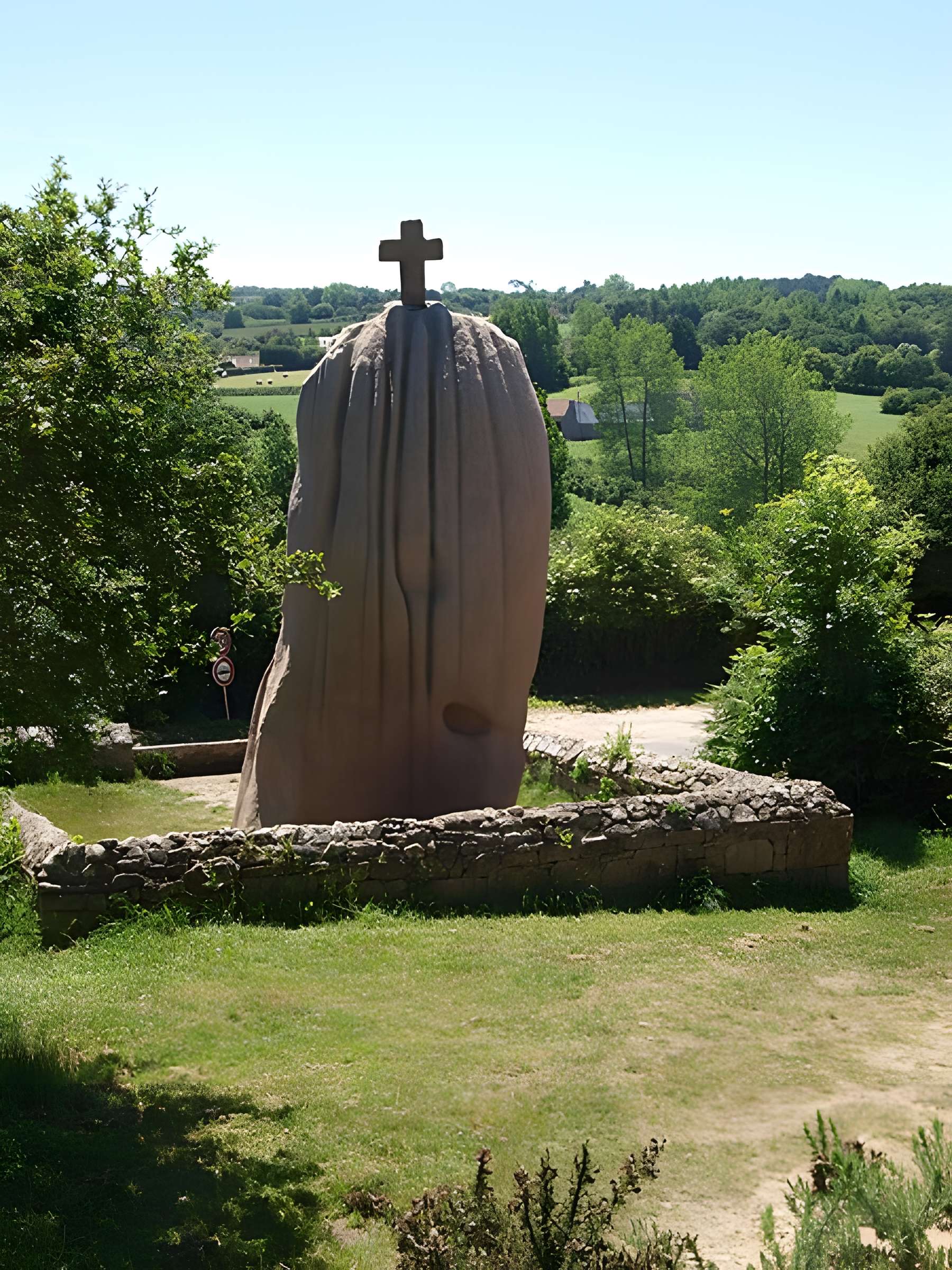 Menhir de Saint-Uzec à Pleumeur-Bodou