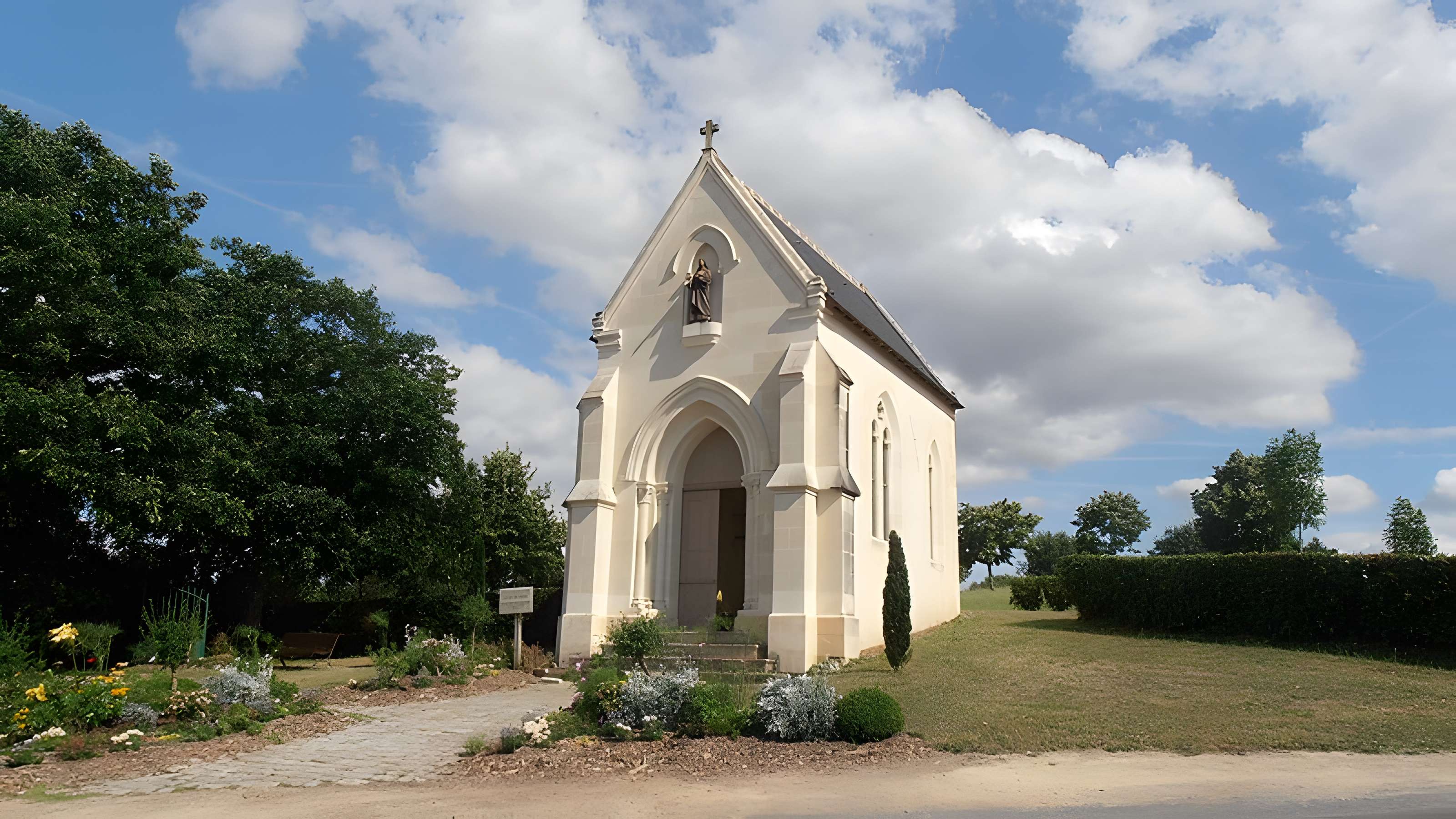 Chapelle des Anges du Mesnil-en-Vallée