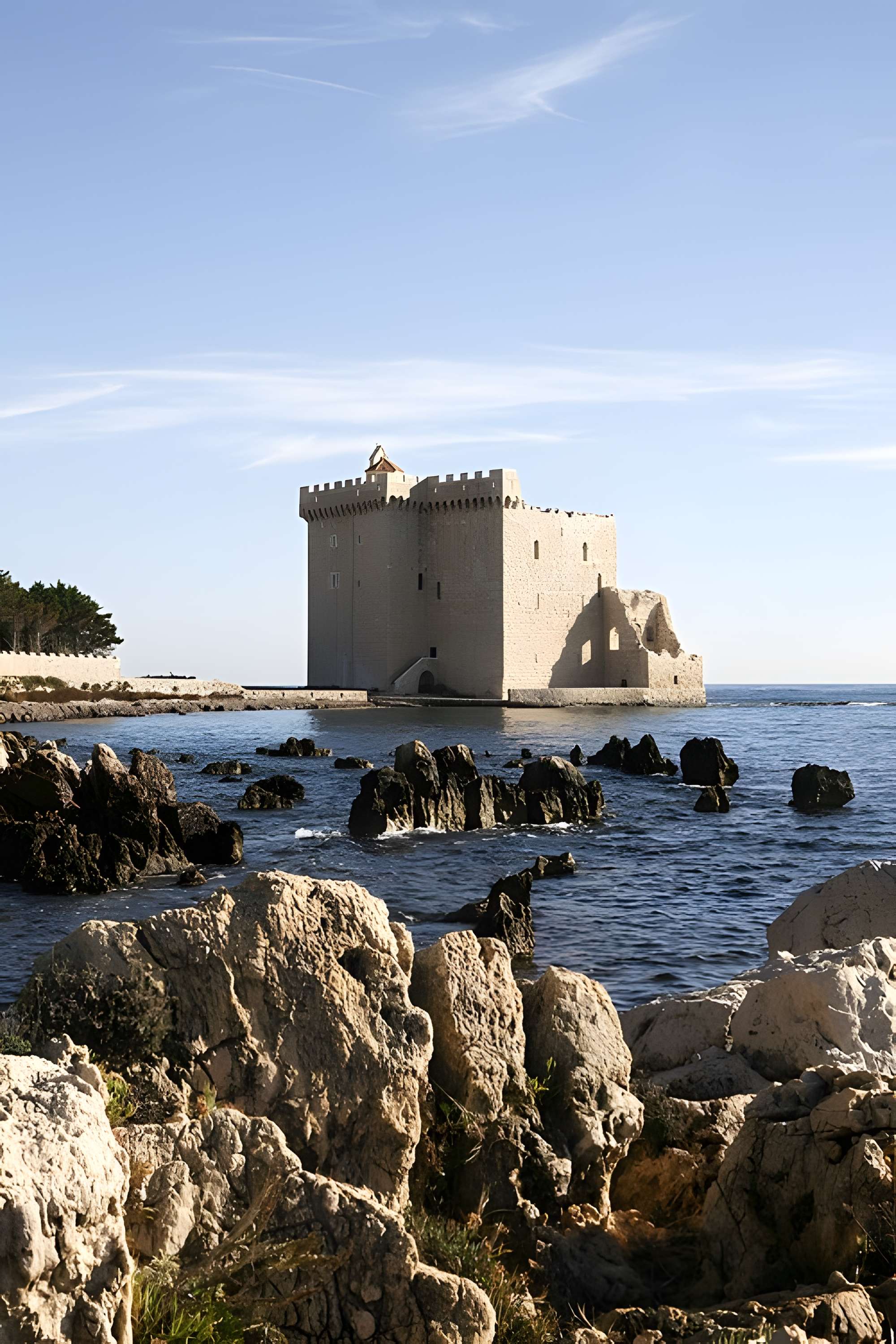 Château fort ou ancien monastère de Lérins