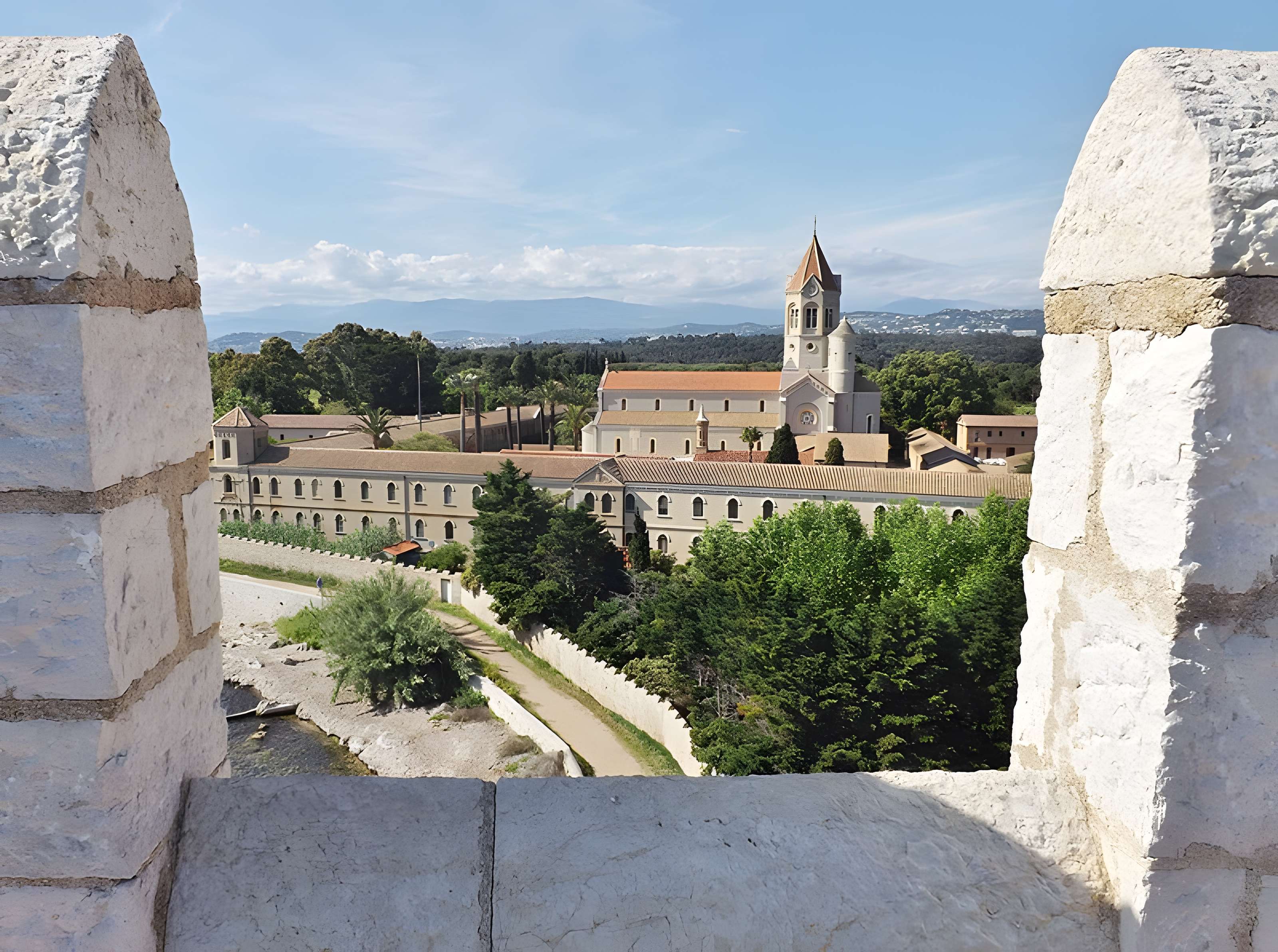 Château fort ou ancien monastère de Lérins