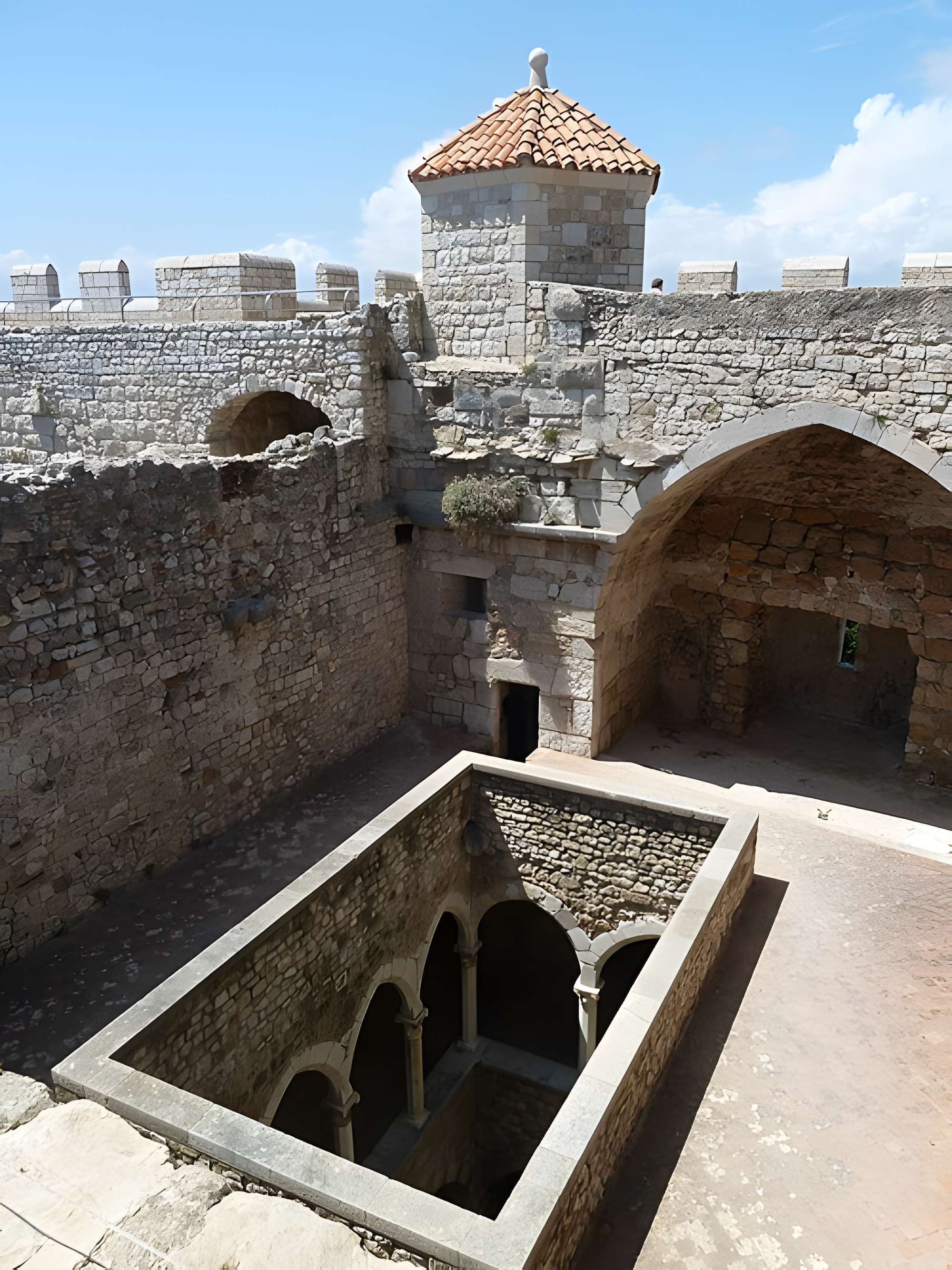 Château fort ou ancien monastère de Lérins
