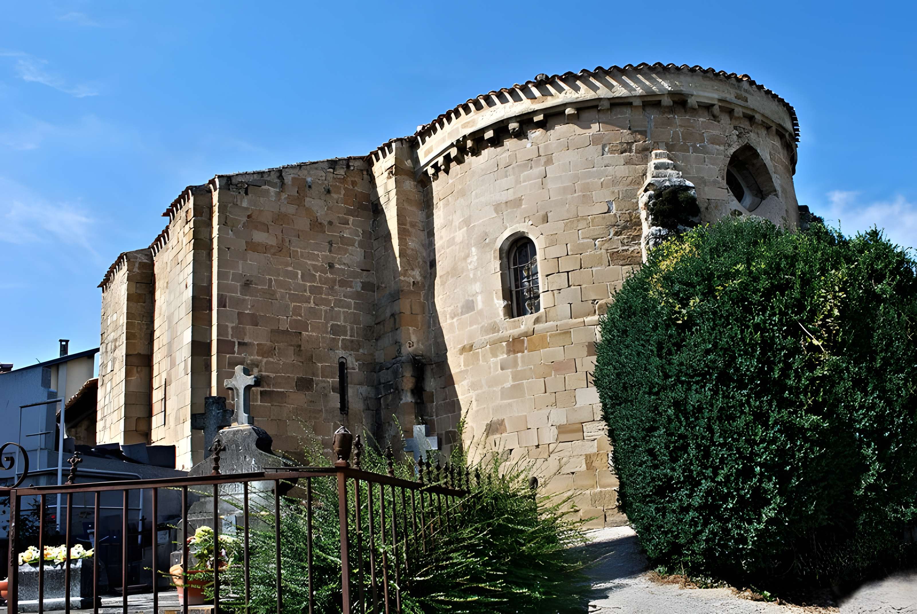 Chapelle du cimetière de Bensa 