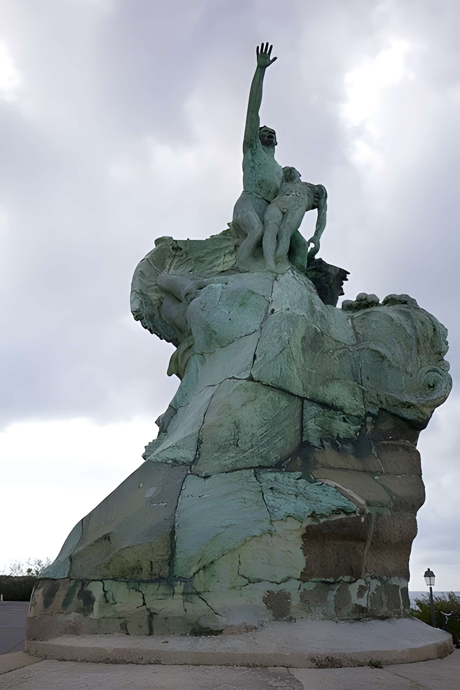 Monument aux héros et victimes de la mer de Marseille 