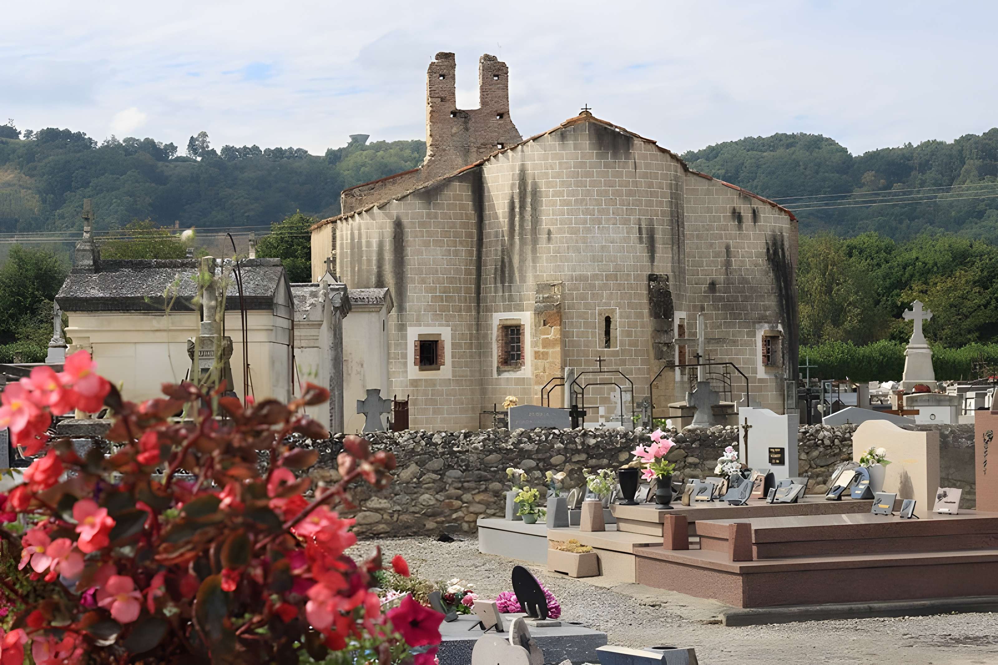 Chapelle du cimetière de Saint-Jean-du-Falga 