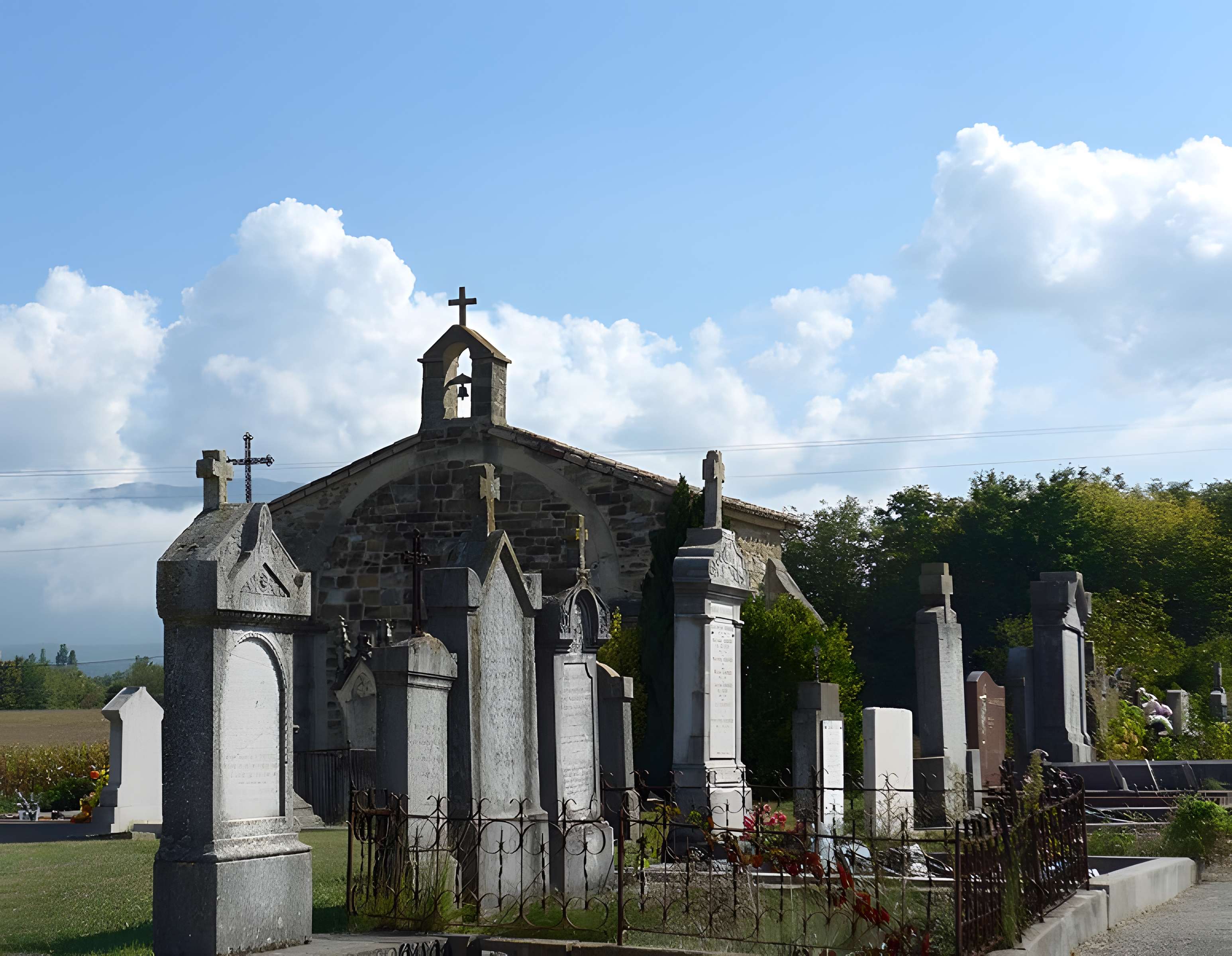 Chapelle du cimetière d'Upie