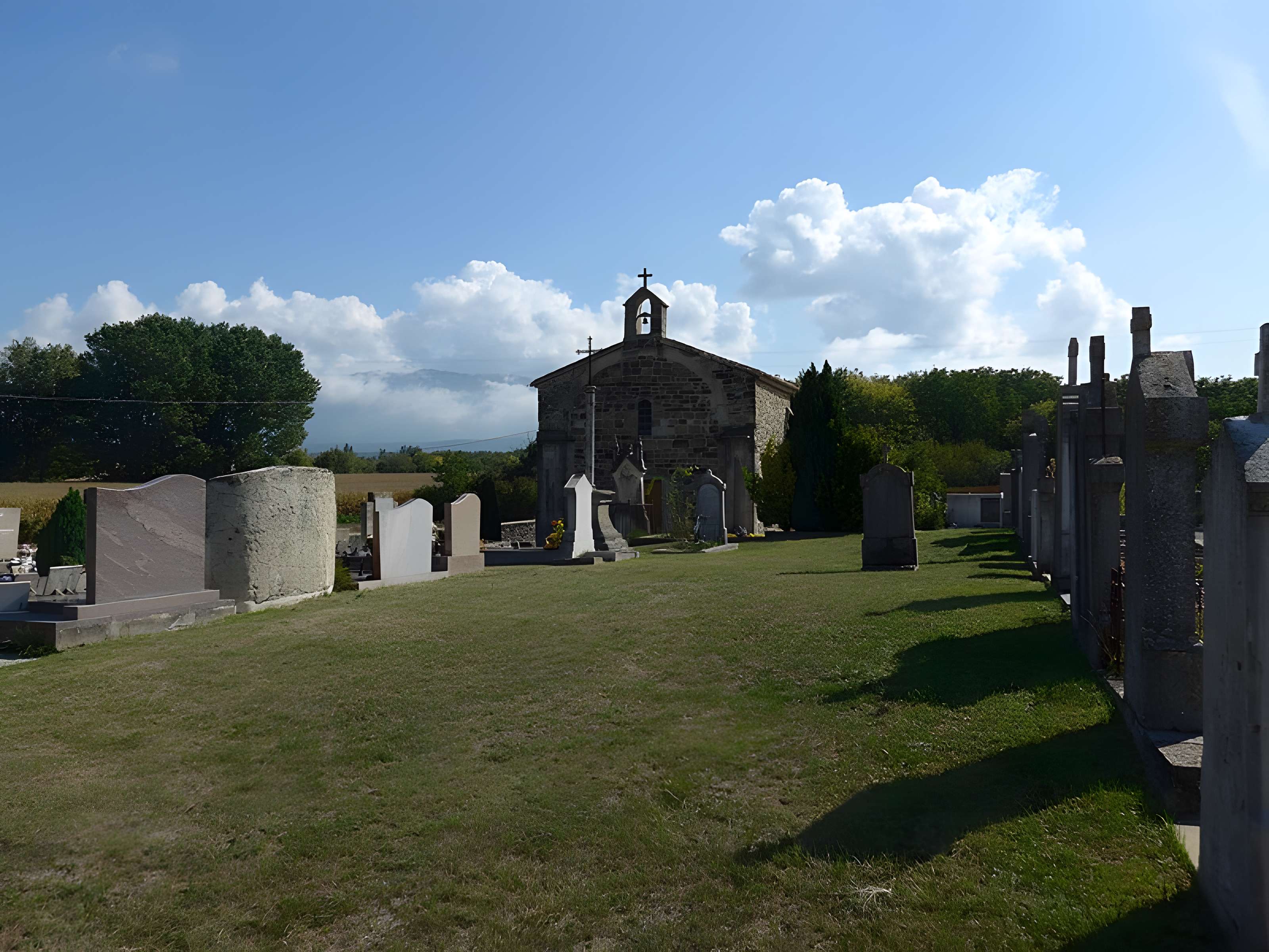Chapelle du cimetière d'Upie