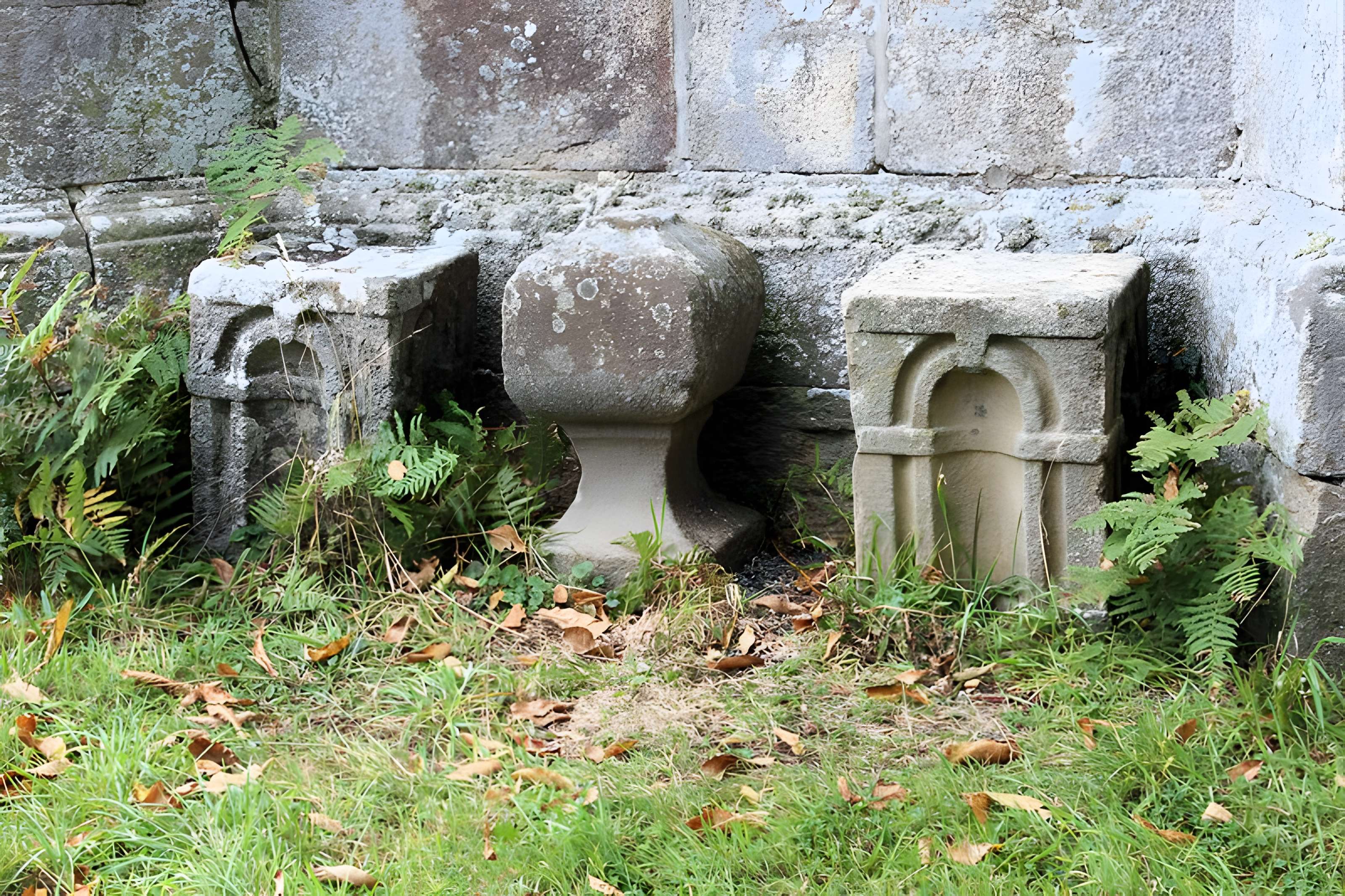 Chapelle et croix de la Trinité