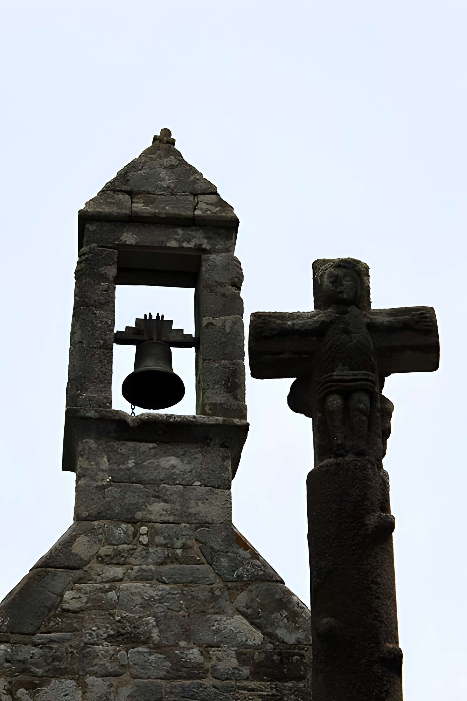 Chapelle et croix de la Trinité