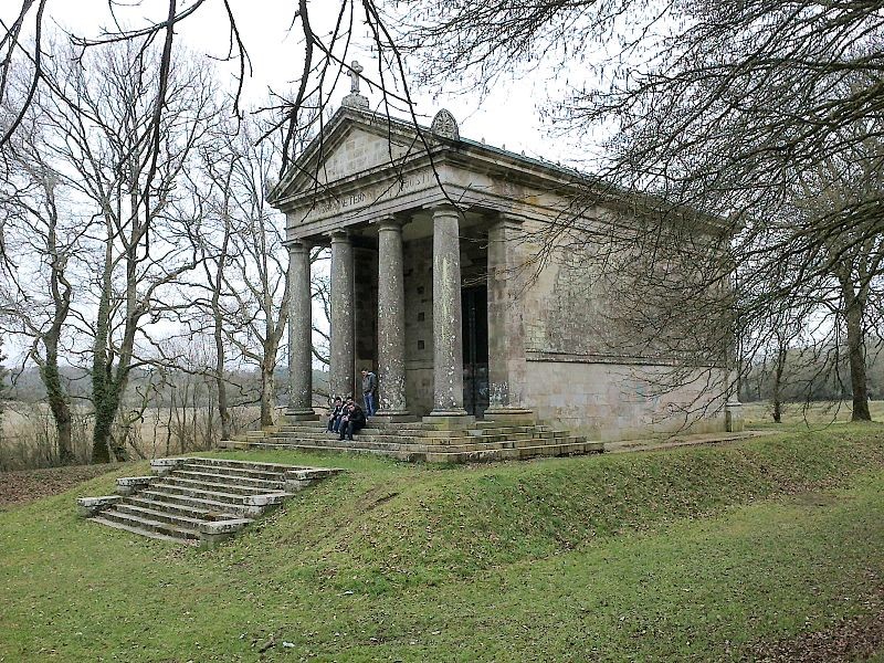 Photo de Chapelle expiatoire du Champ-des-Martyrs à Brech