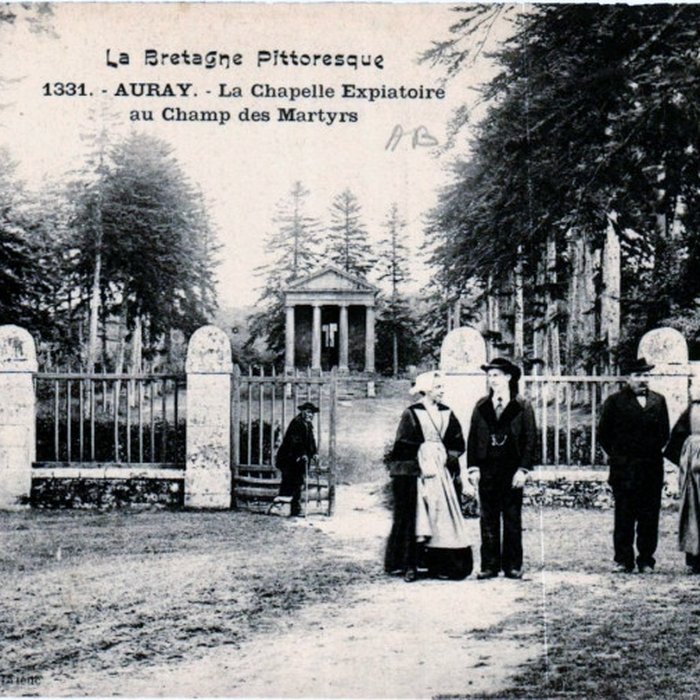 Photo de Chapelle expiatoire du Champ-des-Martyrs à Brech