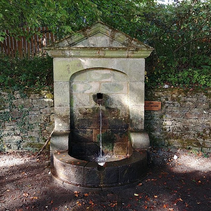 Photo de Chapelle expiatoire du Champ-des-Martyrs à Brech