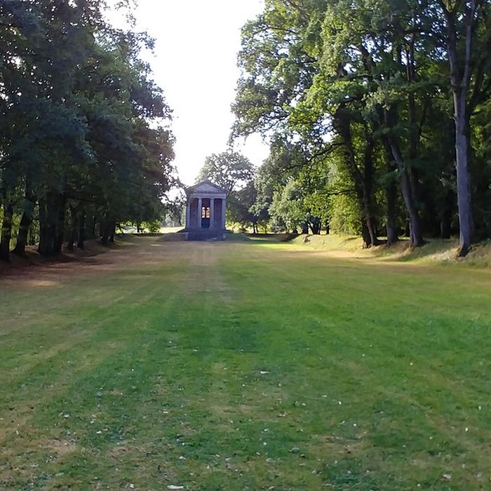 Photo de Chapelle expiatoire du Champ-des-Martyrs à Brech