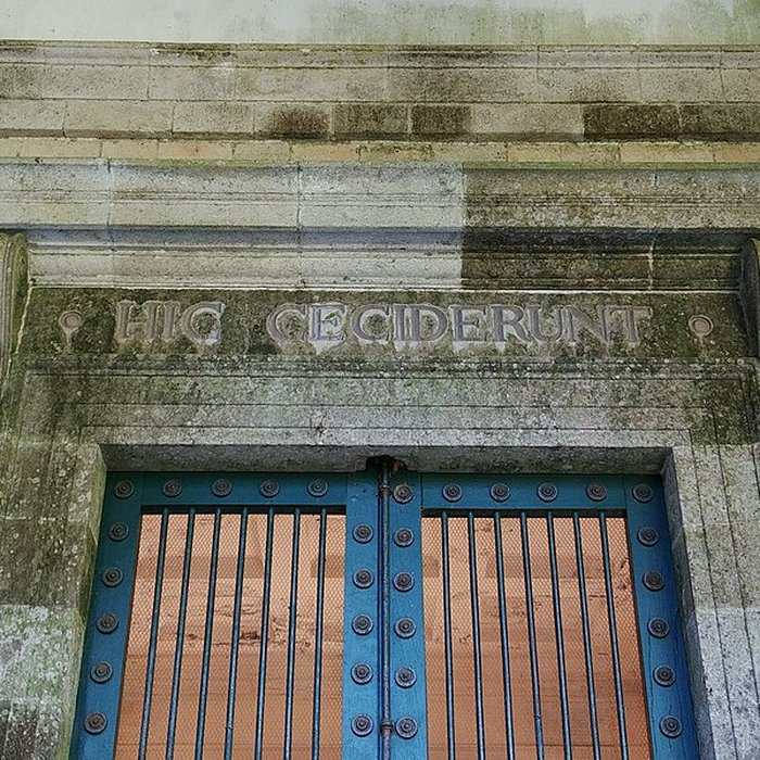 Photo de Chapelle expiatoire du Champ-des-Martyrs à Brech