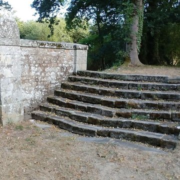 Chapelle expiatoire du Champ-des-Martyrs à Brech
