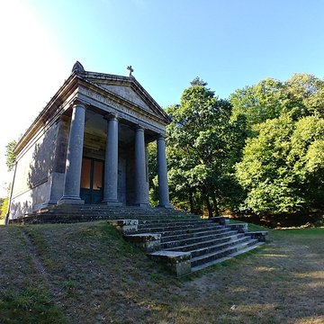 Chapelle expiatoire du Champ-des-Martyrs à Brech