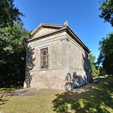 Chapelle expiatoire du Champ-des-Martyrs à Brech