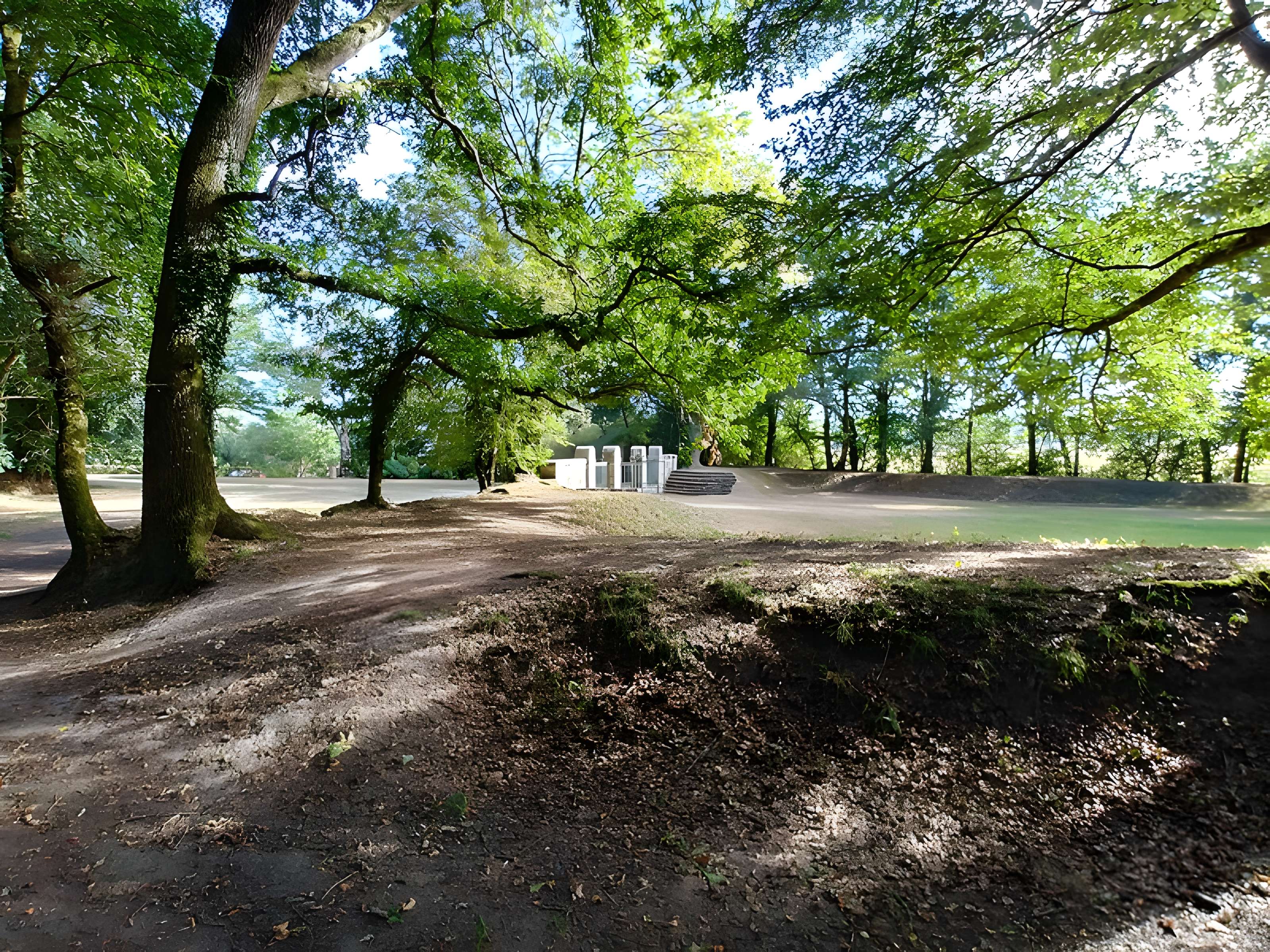 Chapelle expiatoire du Champ-des-Martyrs à Brech