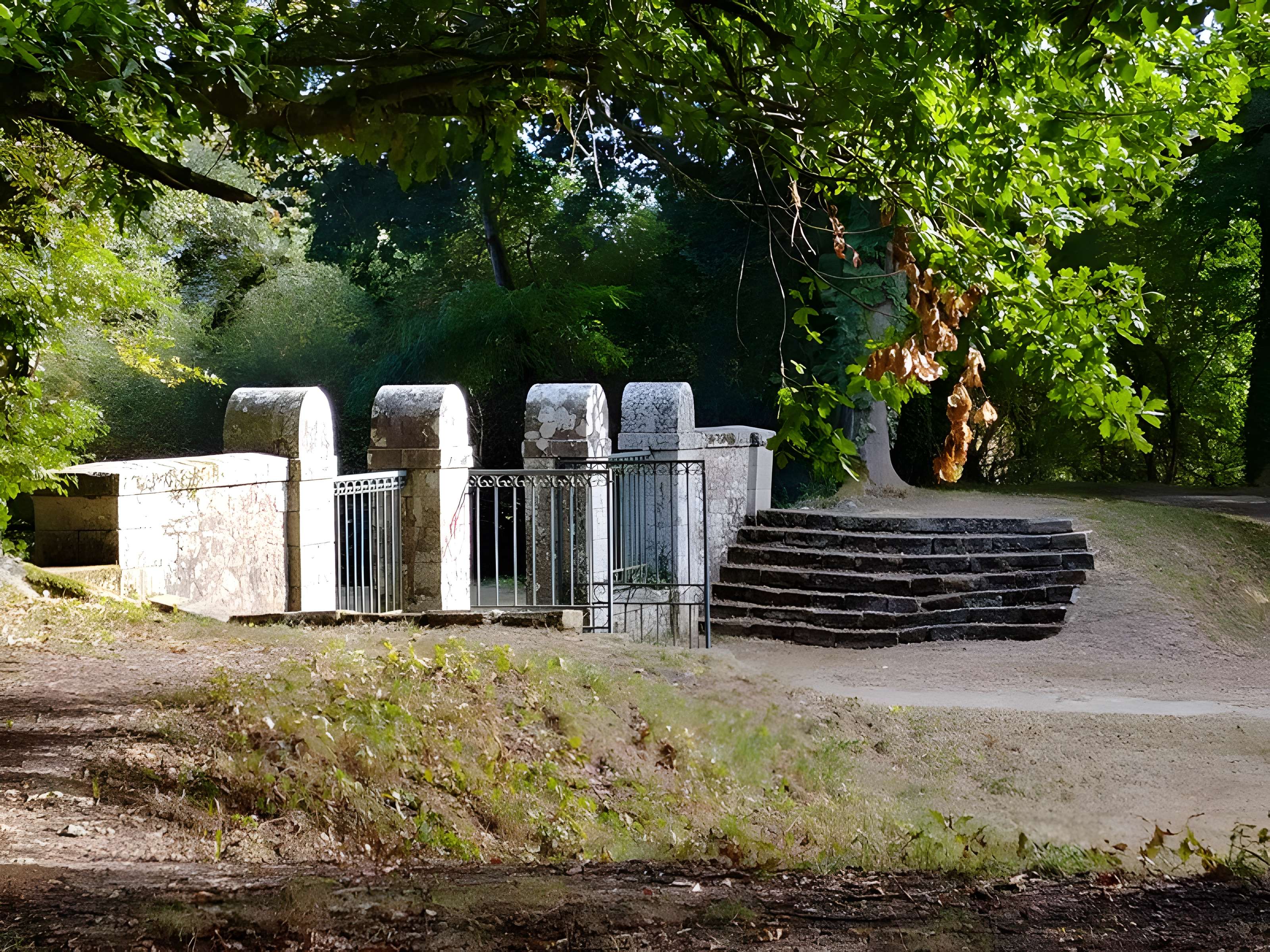 Chapelle expiatoire du Champ-des-Martyrs à Brech